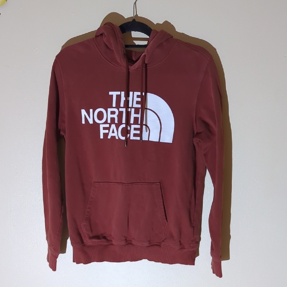 The North Face Men's Maroon Hoodie - Picture 3 of 9